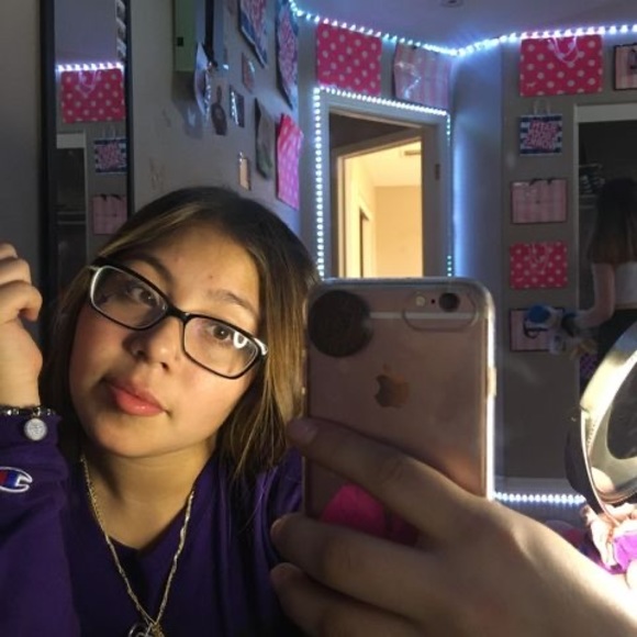 Meet your Posher, Josselyn - Picture 1 of 1